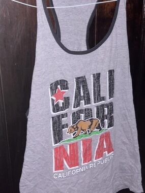 California Republic Graphic Tank Top Gray Sleeveless Size XL Snug Fit